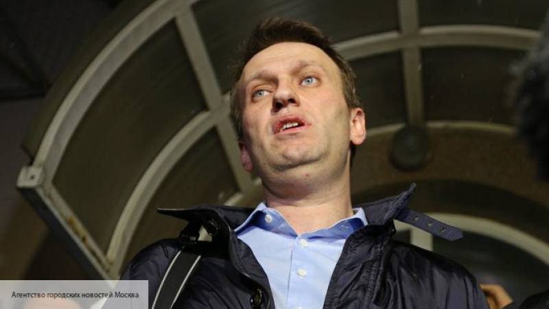 Алексей Навальный - Виталий Серуканов - Навальный забежал на марш памяти Немцова, чтобы сделать селфи - politros.com - Россия