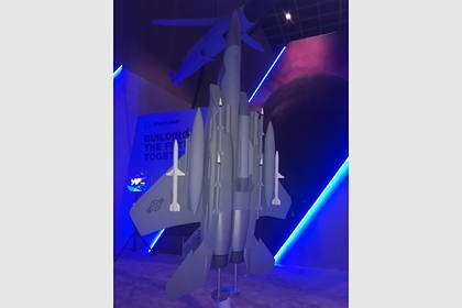 Boeing показал F-15EX с гиперзвуковой ракетой - lenta.ru - шт.Флорида