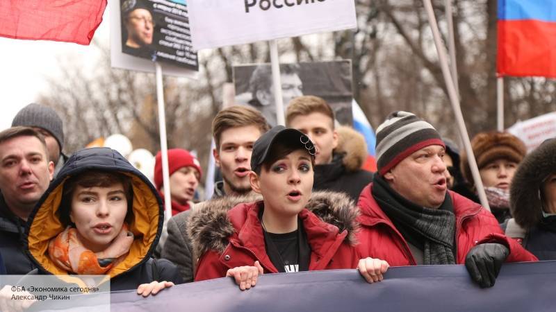 Борис Немцов - Участники марша Немцова в Петербурге пытались спровоцировать полицию на задержания - politros.com - Санкт-Петербург - Петербург