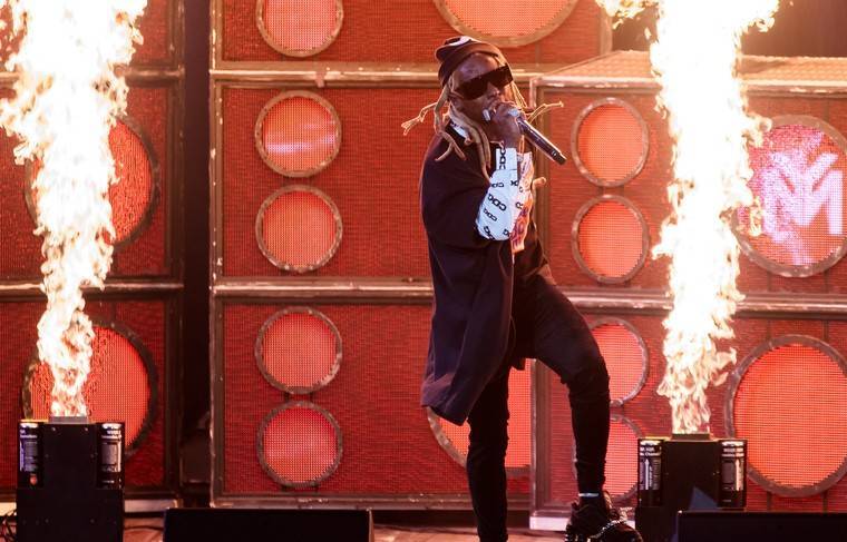 Джейми Фокс - Николь Шерзингер - Рэпер Lil Wayne перепел Ленни Кравица, переодевшись в робота - news.ru