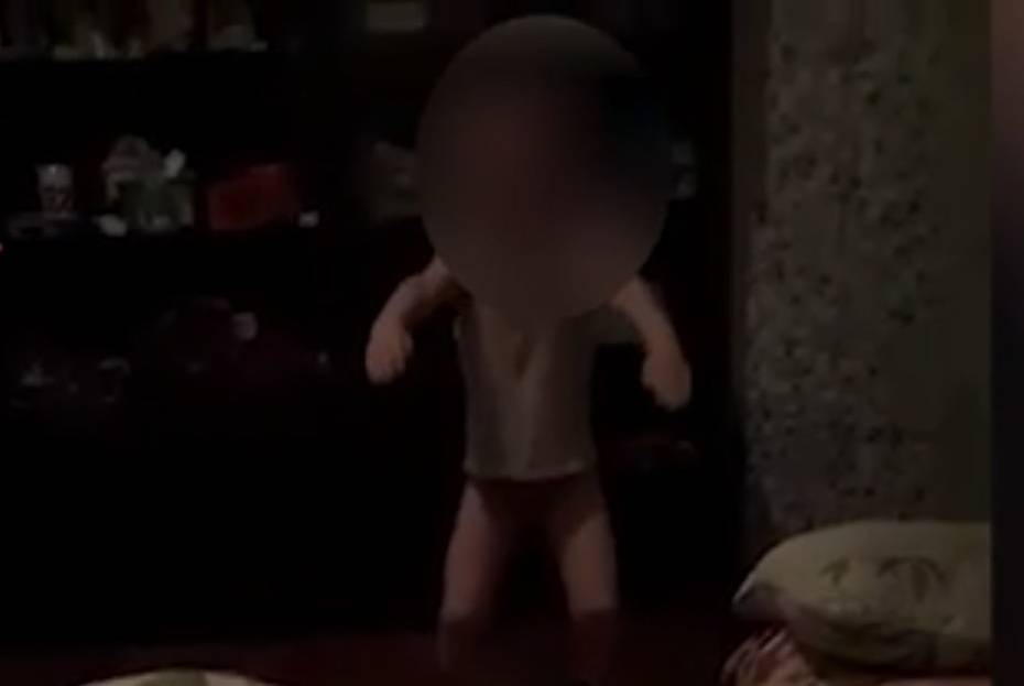 Следователи Москвы проверят видеозапись с издевательствами отчима над ребенком - vm.ru - Москва - Россия