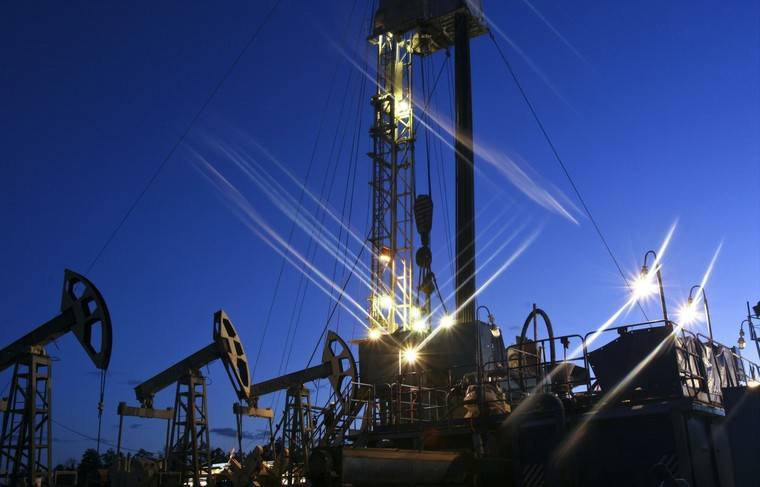 Цены на нефть немного поднялись - news.ru - Китай