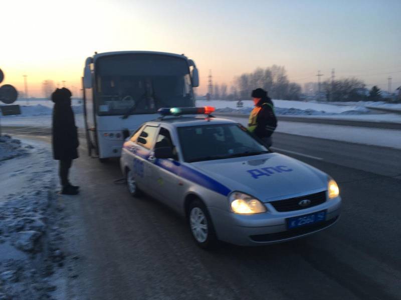 В Кузбассе междугородный автобус сломался на трассе - gazeta.a42.ru - Россия - Гурьевск
