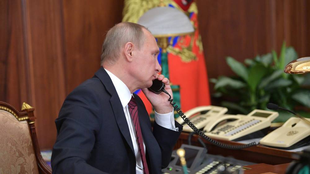 Владимир Путин - Азиз Бен-Абдель - Путин по телефону обсудил ситуацию на мировом рынке нефти с королем Саудовской Аравии - politexpert.net - Россия - Саудовская Аравия