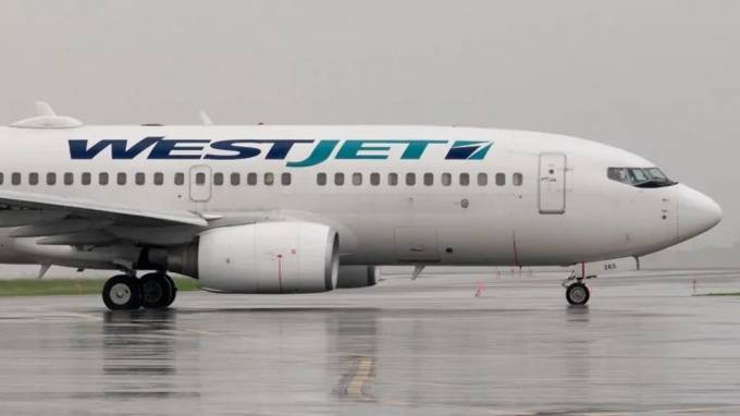 Самолет из Торонто на Ямайку вернулся в Канаду из-за шутки пассажира о коронавирусе - piter.tv - Китай - США - Канада - Ямайка