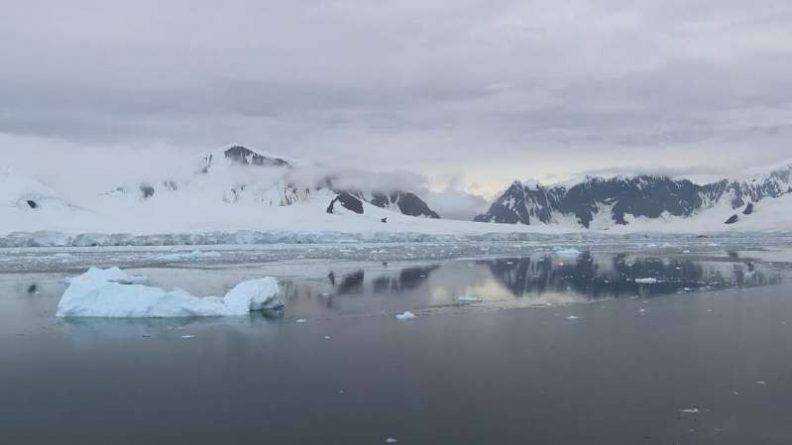 40-метровый айсберг весом в несколько тонн откололся от ледника в Антарктике - usa.one