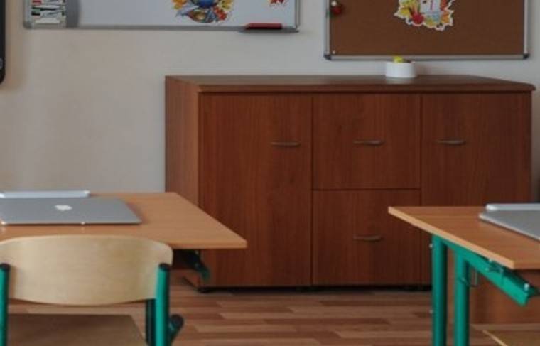 Школьник встал перед учителем на колени, чтобы выйти в туалет - news.ru - Пермь