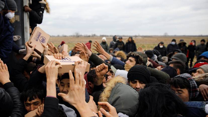 Реджеп Тайип Эрдоган - Сулейман Сойлу - Около 47 тысяч беженцев пересекли границы Турции с Евросоюзом - russian.rt.com - Турция - Анкара