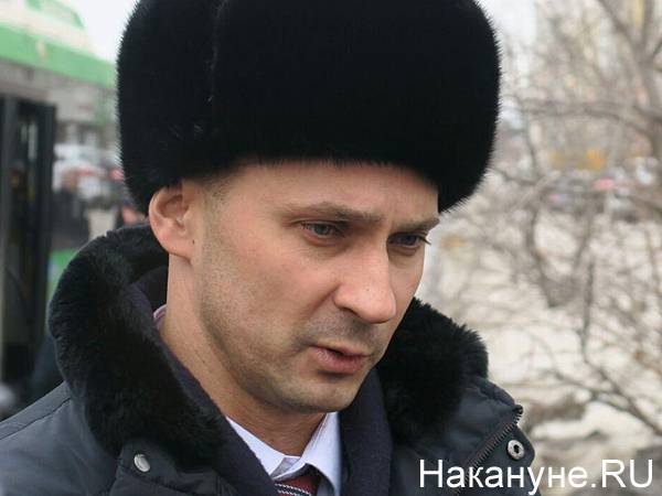 Глава Орджоникидзевского района Екатеринбурга назвал "несчастным случаем" падение на женщину глыбы льда - nakanune.ru - Екатеринбург - район Орджоникидзевский, Екатеринбург