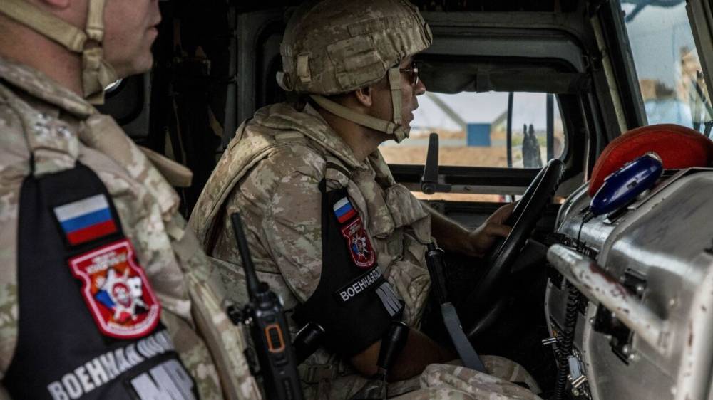 Военная полиция РФ в Сирии провела патрулирование трассы М5 в провинциях Хама и Идлиб - riafan.ru - Россия - Сирия - Серакиб