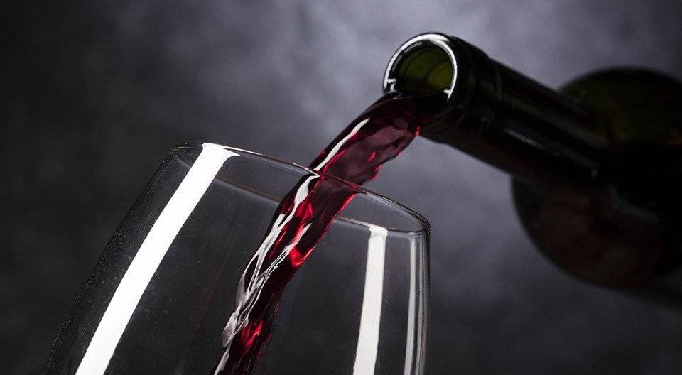 Роскачество объяснило, какое вино помогает сбросить лишние килограммы - vm.ru