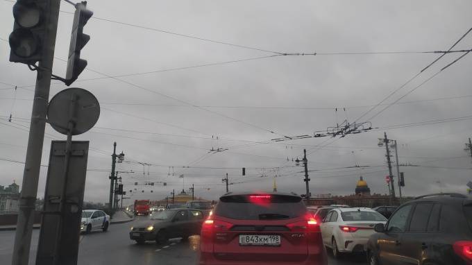 На Стрелке Васильевского острова отключились светофоры - piter.tv
