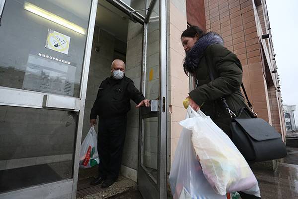 Александр Беглов - Власти Петербурга запретили мероприятия численностью более тысячи человек - abnews.ru - Санкт-Петербург