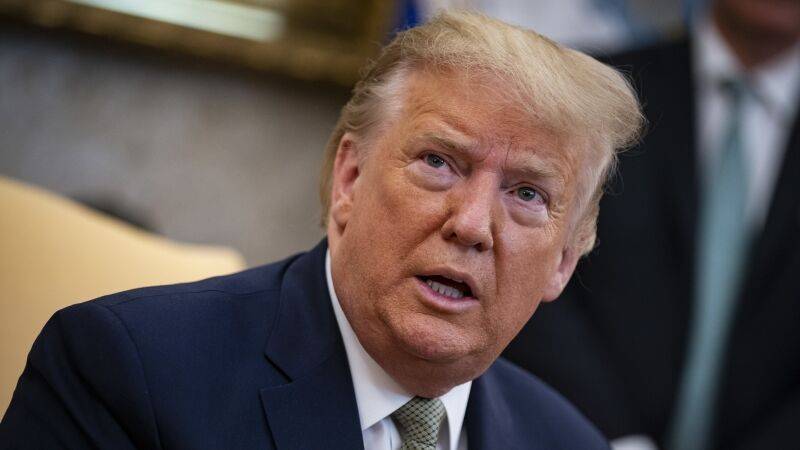 Дональд Трамп - Цены на нефть выросли на 7% после объявления Трампом ЧС из-за коронавируса - polit.info - США - Лондон