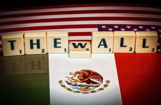 Беременная девушка умерла после падения со стены между Мексикой и США - usa.one - США - New York - Техас - Мексика - Гватемала