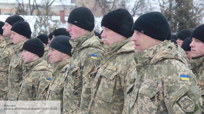 Владимир Зеленский - Надежда Савченко - «Киев войну не ведет, но дань требует»: украинцам надоело уже 6 лет платить военный сбор - newsland.com - Украина - Киев