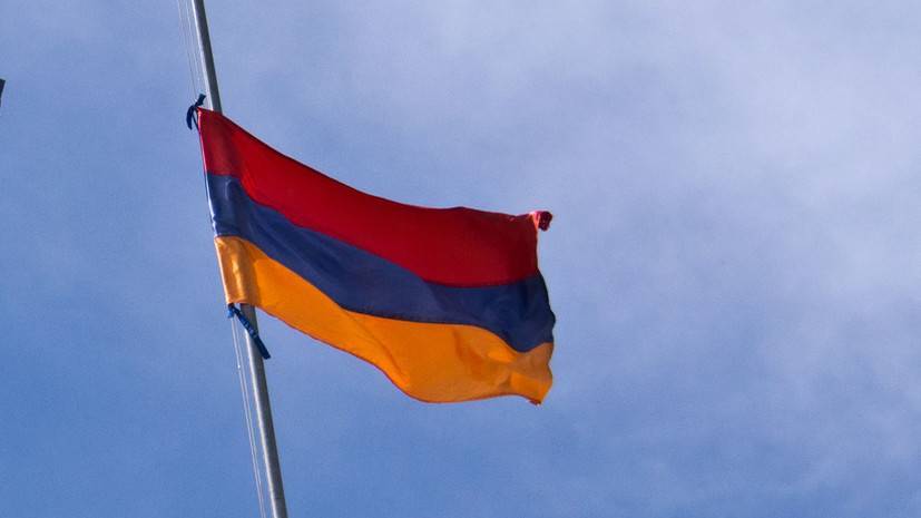 Рустам Бадасян - В Армении ввели режим ЧП на месяц из-за коронавируса - russian.rt.com - Армения