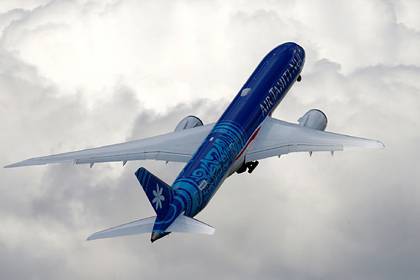 Пассажирский самолет совершил самый длинный в истории перелет из-за коронавируса - lenta.ru - Франция - Париж - Французская Полинезия