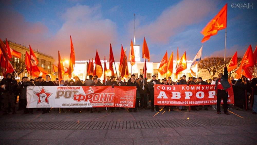 Камчатские коммунисты вышли из КПРФ в знак протеста - riafan.ru - Россия - Камчатский край - Петропавловск-Камчатский - Елизово