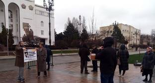 Абдулмумин Гаджиев - Гасангусейнов и сторонники Гаджиева объединились на акции протеста в Махачкале - kavkaz-uzel.eu - Махачкала
