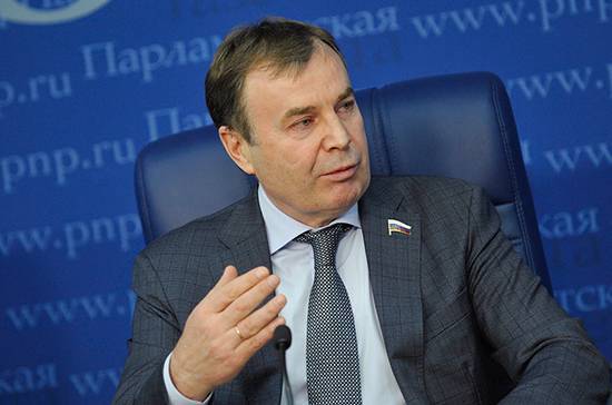 Виктор Зубарев - Зубарев предложил снизить ставку по образовательным кредитам - pnp.ru - Россия