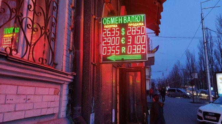 В Украине - дефицит наличного доллара гривня превращается в туалетную бумагу - newsland.com - США - Украина - Белоруссия