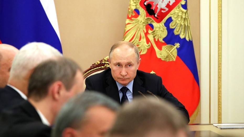 Владимир Путин - Путин возмутился высокими ценами на бензин в России - dp.ru - Россия