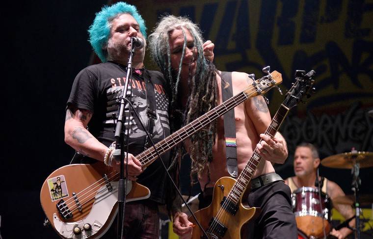 Группа NOFX начала выпускать песни, чтобы подбодрить людей на карантине - news.ru