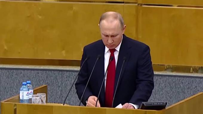 Владимир Путин - Владимир Путин назвал долю среднего класса в России - piter.tv - Россия