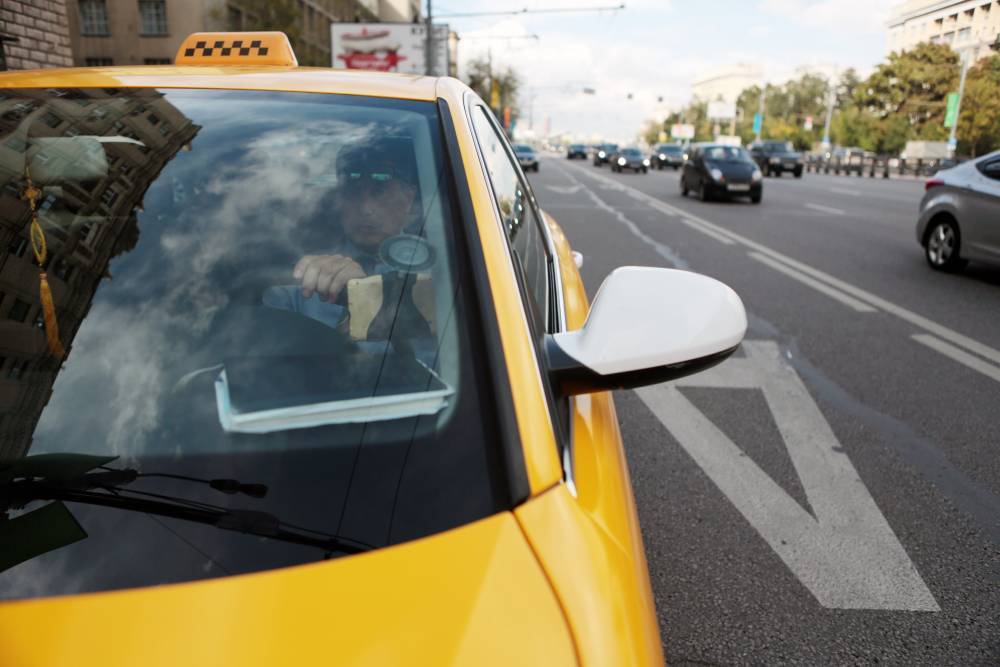 Александр Евсин - В ЦОДД оценили ситуацию с покупкой лицензий такси ради езды по выделенке - vm.ru