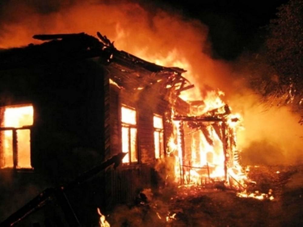 В Славске сгорел деревянный дом - wvw.daily-inform.ru - Славск