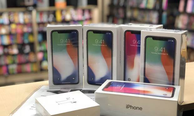 Тим Кук - Apple из-за коронавируса ограничила продажу «айфонов» до двух штук в одни руки - og.ru - Китай - США