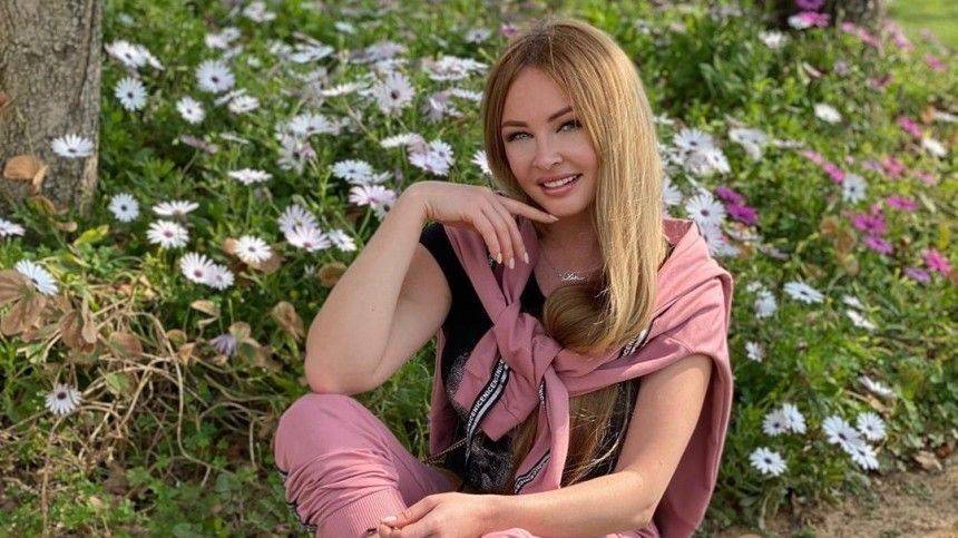 Дарья Пынзарь - Пынзарь призналась, что боится стать «хрюшкой» на карантине - 5-tv.ru - Турция