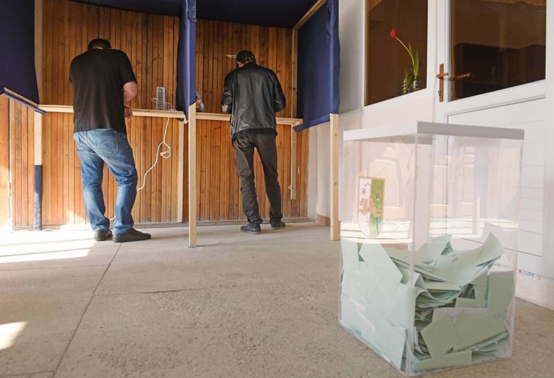Рауль Хаджимба - Аслан Бжания - В Абхазии проходят повторные выборы президента - tvc.ru - Апсны