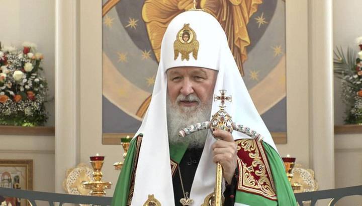 патриарх Кирилл - Патриарх Кирилл утвердил противокоронавирусные молитвы и призвал "подумать, что все это означает" - vesti.ru - Русь