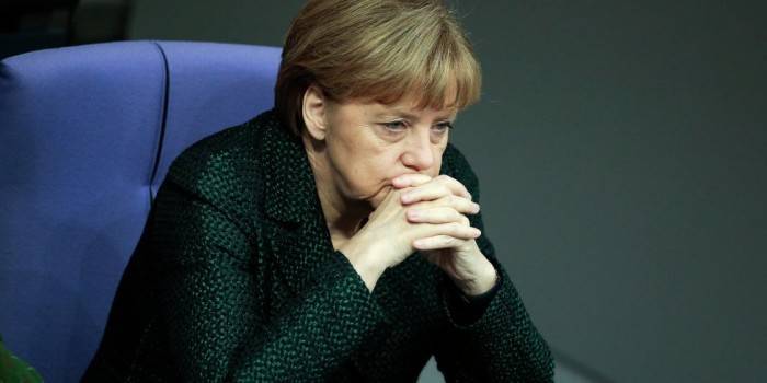 Ангела Меркель - Штеффена Зайберта - Ангела Меркель отправится на домашний карантин из-за коронавируса - theins.ru - Германия