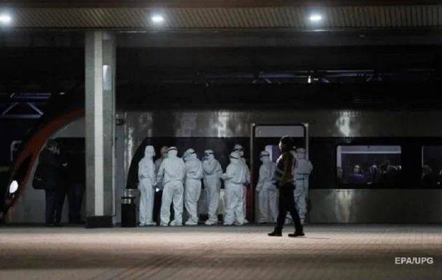 В Киеве на вокзале оцепили «набитый больными» поезд прибывший из Риги - eadaily.com - Украина - Киев - Рига