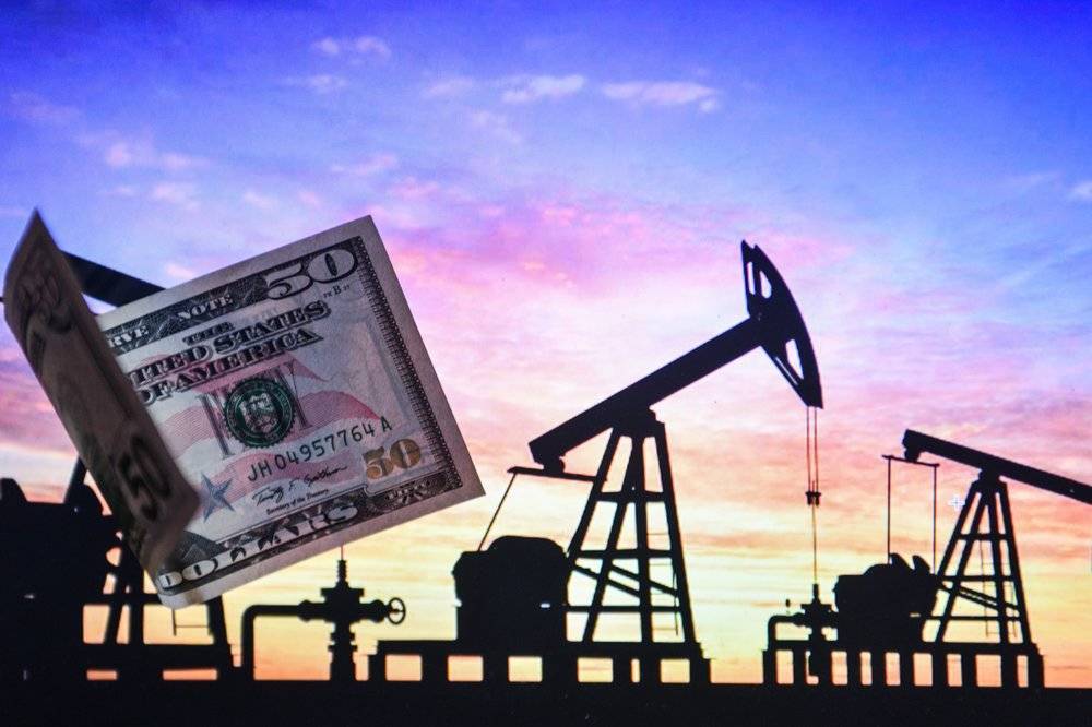 Мировые цены на нефть продолжили уверенный рост после обвала - vm.ru - Москва