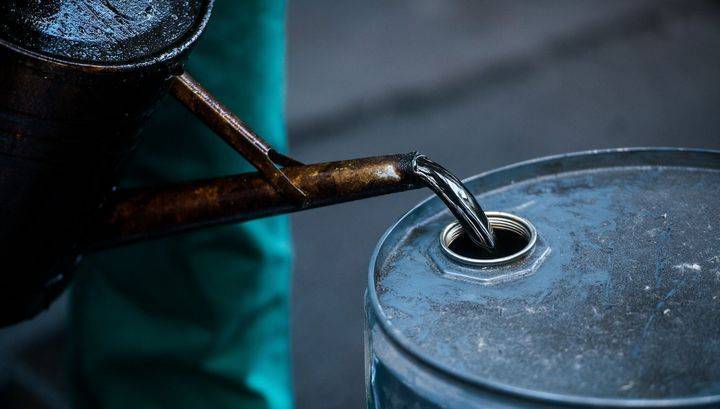 Дональд Трамп - Мировые цены на нефть вновь начали падать - vesti.ru - США - Лондон - Нью-Йорк