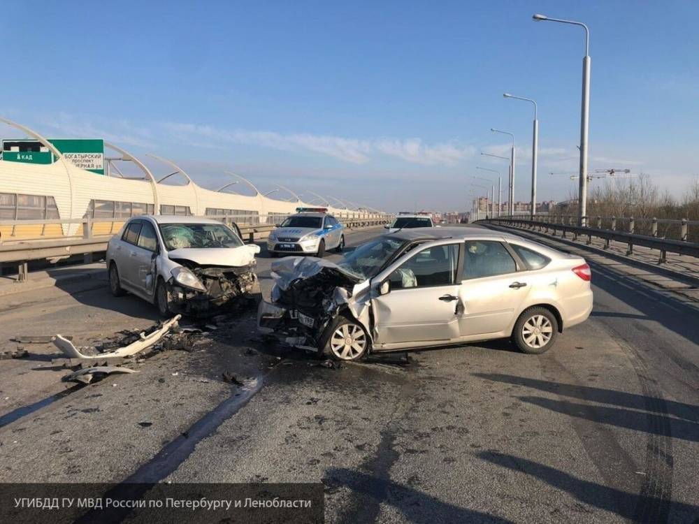 Два человека пострадали в жестком лобовом ДТП на Планерном - nation-news.ru - Россия - Ленинградская обл. - Санкт-Петербург - р-н Приморский