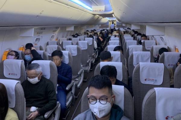 Летевшие через Москву в Шанхай китайцы оказались зараженными коронавирусом - nakanune.ru - Москва - Италия - Иран - Шанхай