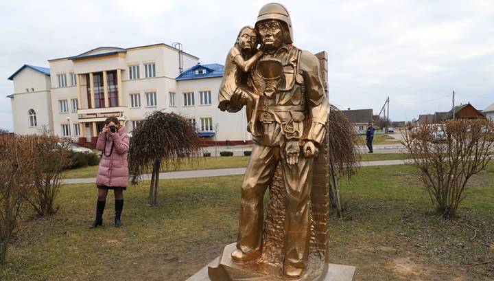 Похожую на Дарта Вейдера скульптуру в Белоруссии посвятили спасателям - vesti.ru - Белоруссия - Любань