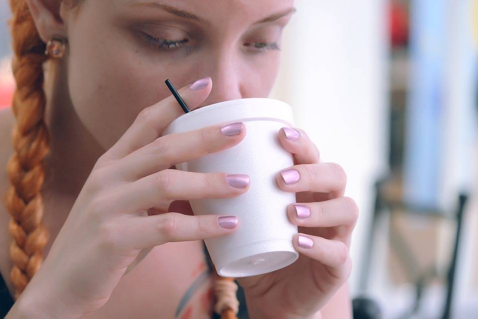 Ольга Кашубина - Специалист назвала чай и кофе вредными во время болезни - vm.ru