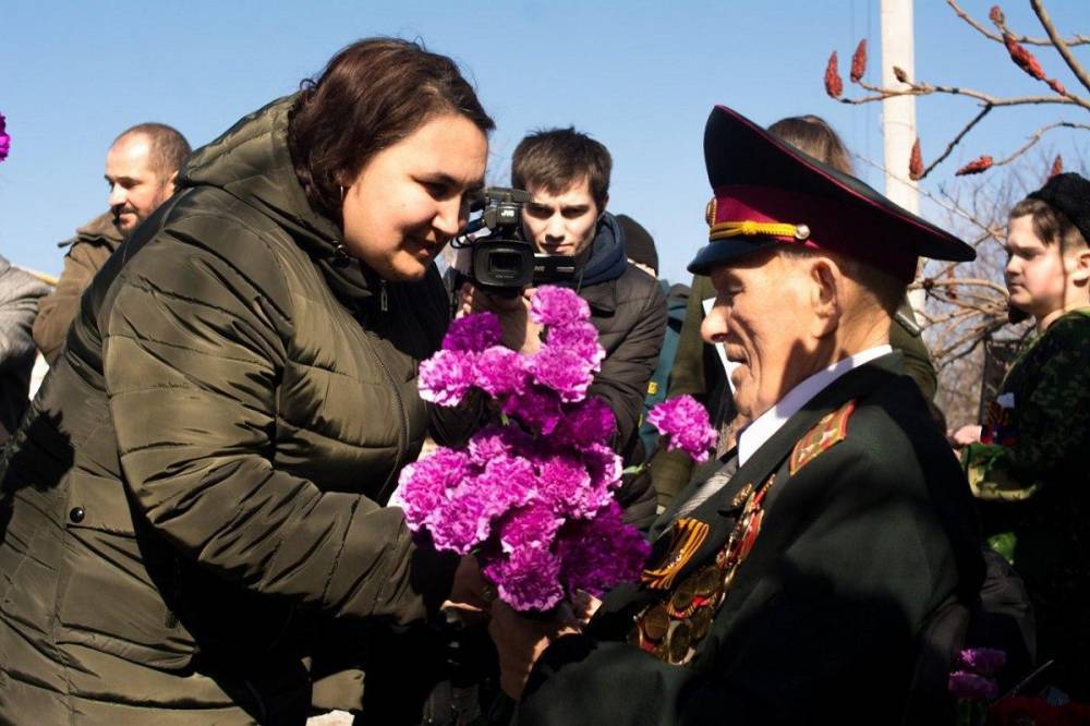 В ДНР поздравили защитника Донбасса с 97-летием и провели в его честь военный парад - politnavigator.net - обл. Донецкая - ДНР - Докучаевск