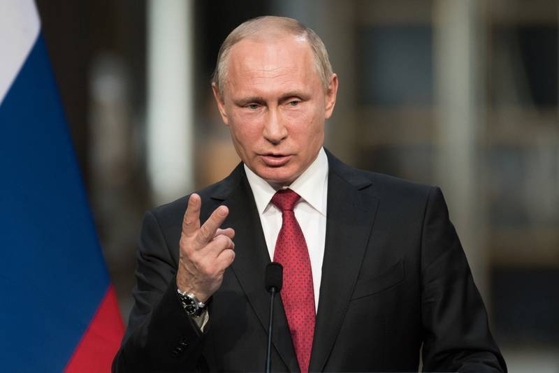 Владимир Путин - Путин объяснил, почему россияне не зарабатывают по 2,7$ в месяц - readovka.news - Россия