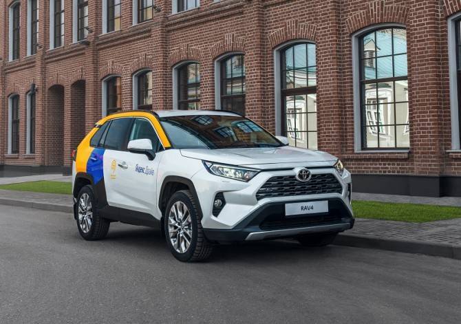 Новый Toyota RAV4 стал доступен в каршеринге Яндекс.Драйв - autostat.ru - Москва - Россия - с. Всего