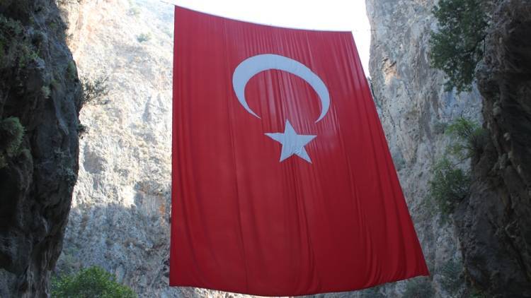 Сулейман Сойлу - Турция направит тысячу полицейских на границу с Грецией - polit.info - Турция - Греция