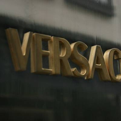 Versace отложил показ круизной коллекции в США из-за коронавируса - radiomayak.ru - США - Япония