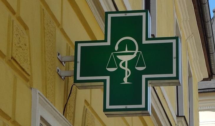 Россияне атаковали аптеки, скупая антисептики - mirnov.ru - Россия