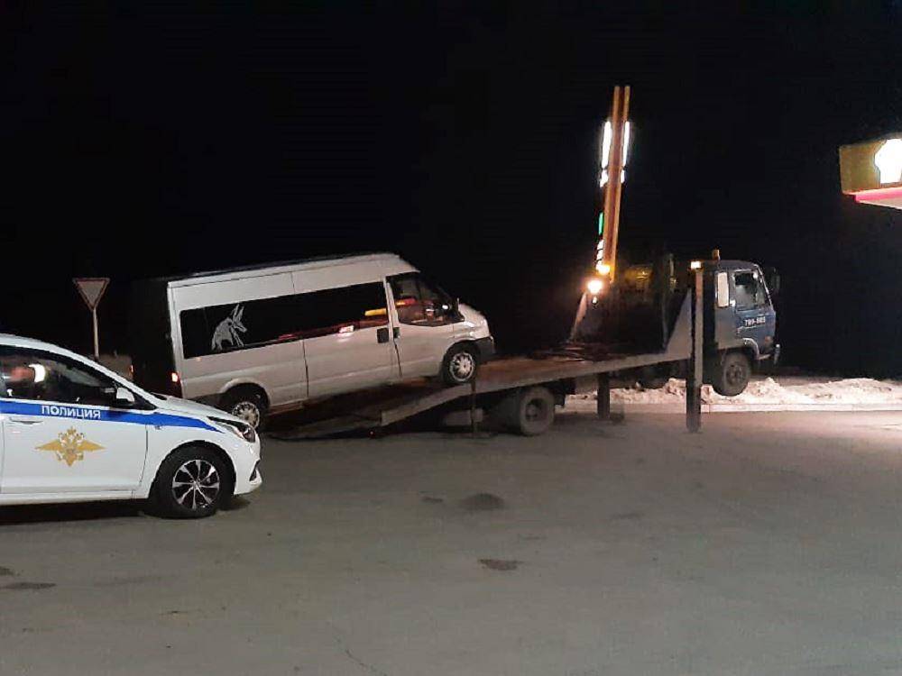 В Кузбассе задержали водителя, который возил туристов из Шерегеша на переоборудованном микроавтобусе - gazeta.a42.ru - Кемерово